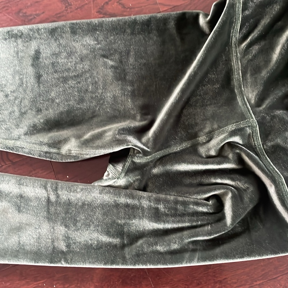 NWT Green Velvet Leggings - Picture 2 of 4